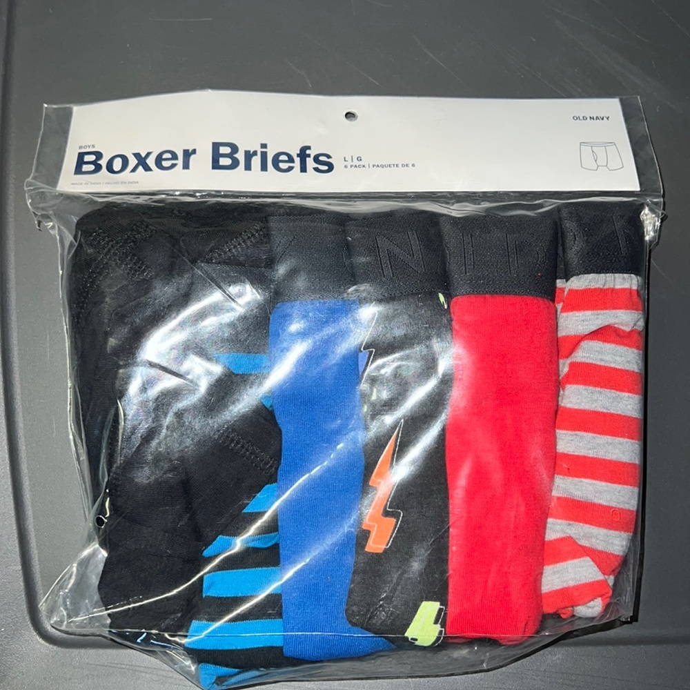 Boys Old Navy boxer briefs size L